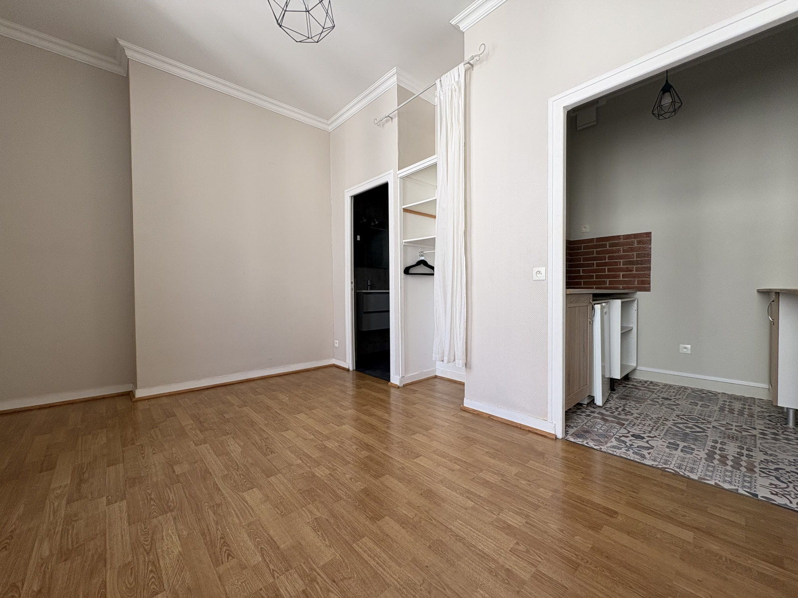Image_1, Studio, Saumur, ref :1772026